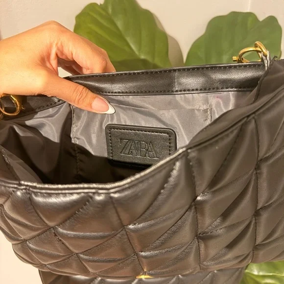 Zara Black Quilted Shoulder Bag with Gold Chain Strap - Picture 5 of 5